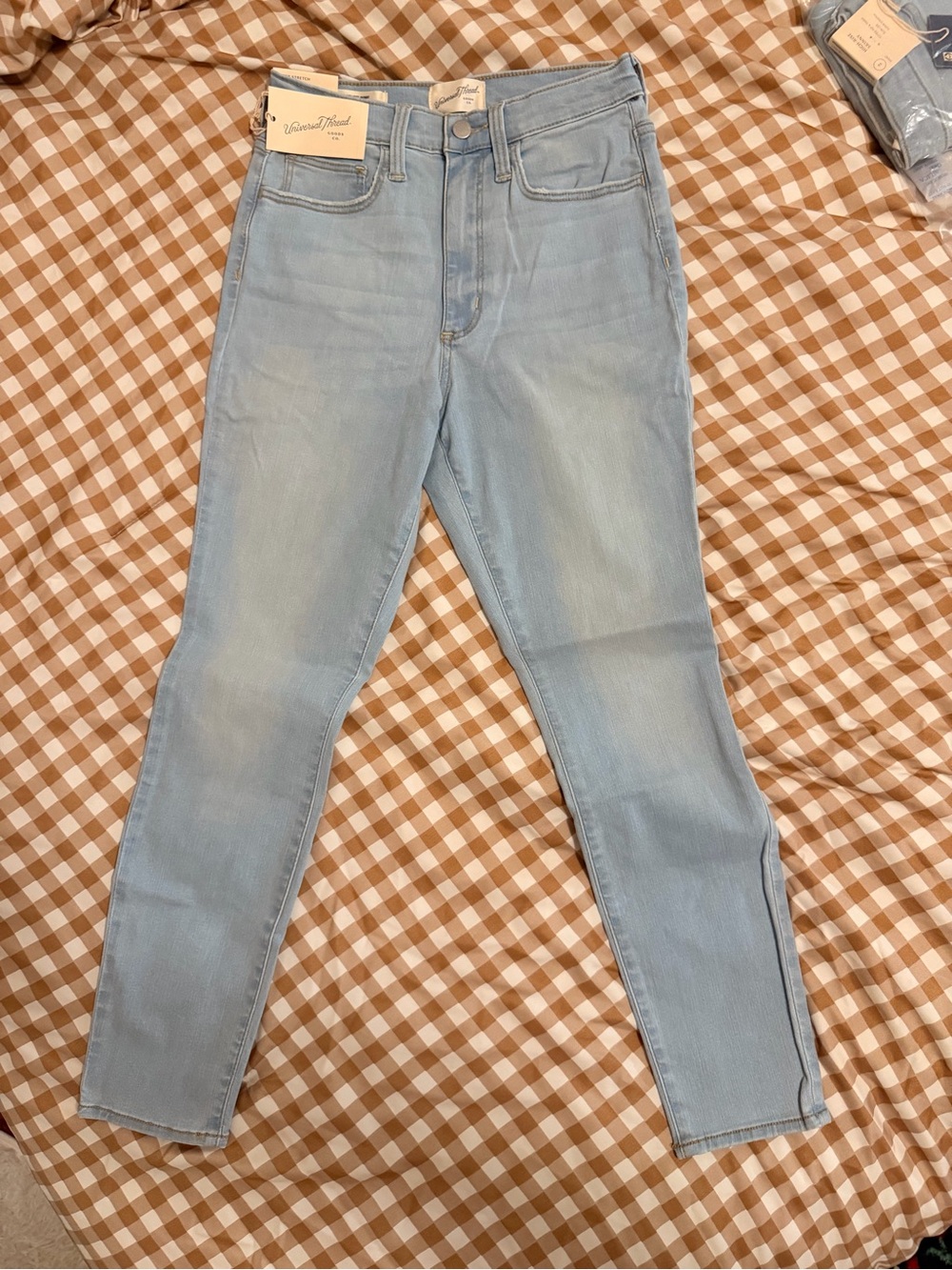 Universal Thread Light Wash High-Rise Women's Jeans